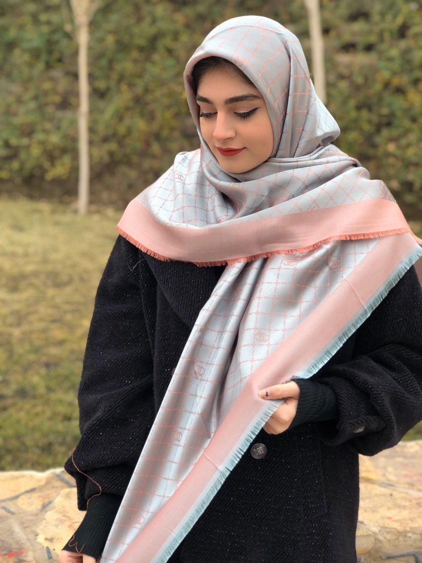 روسری نخ ابریشم ژاکارد لمه خطی شنل طوسی گلبهی قواره۱۴۰