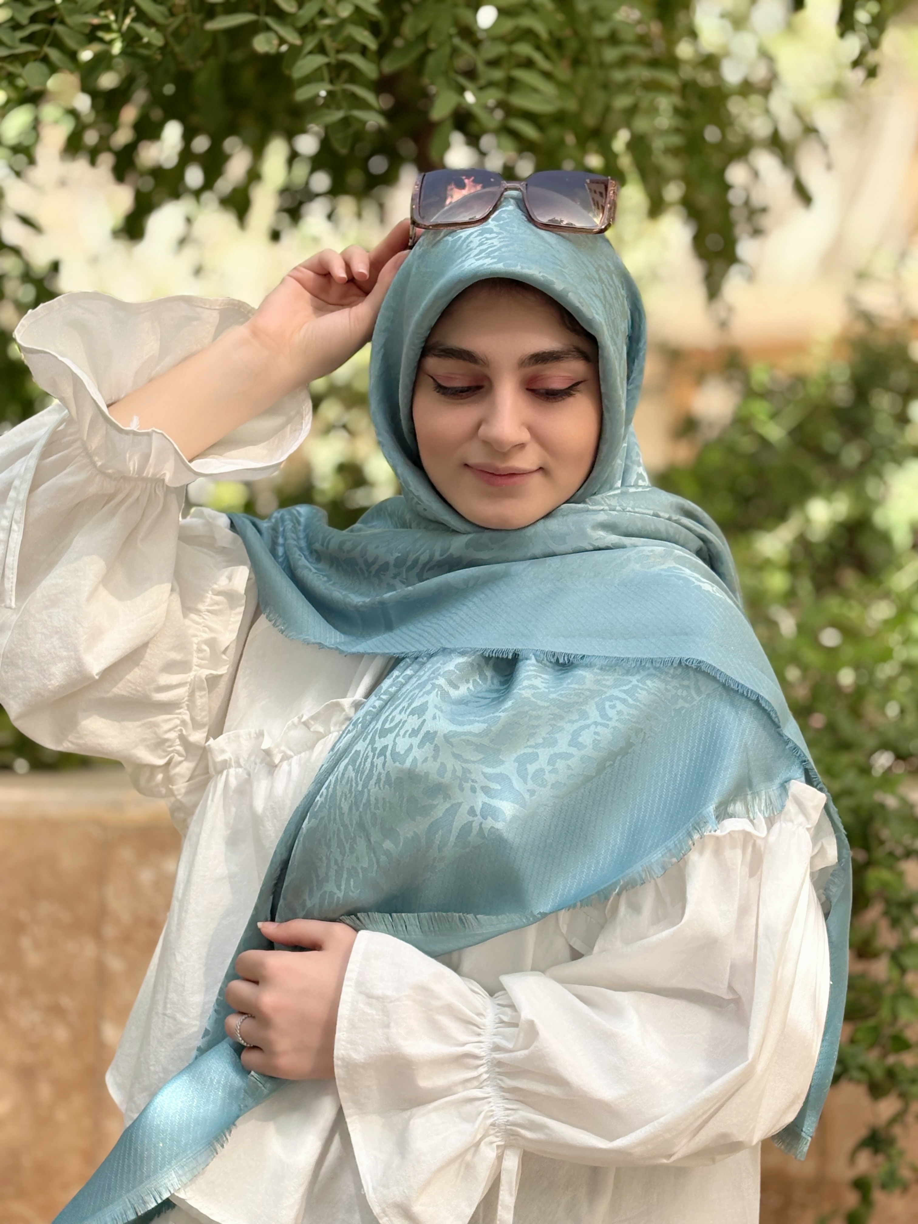 روسری نخ ابریشم ژاکارد لمه قواره۱۴۰طرح پلنگی