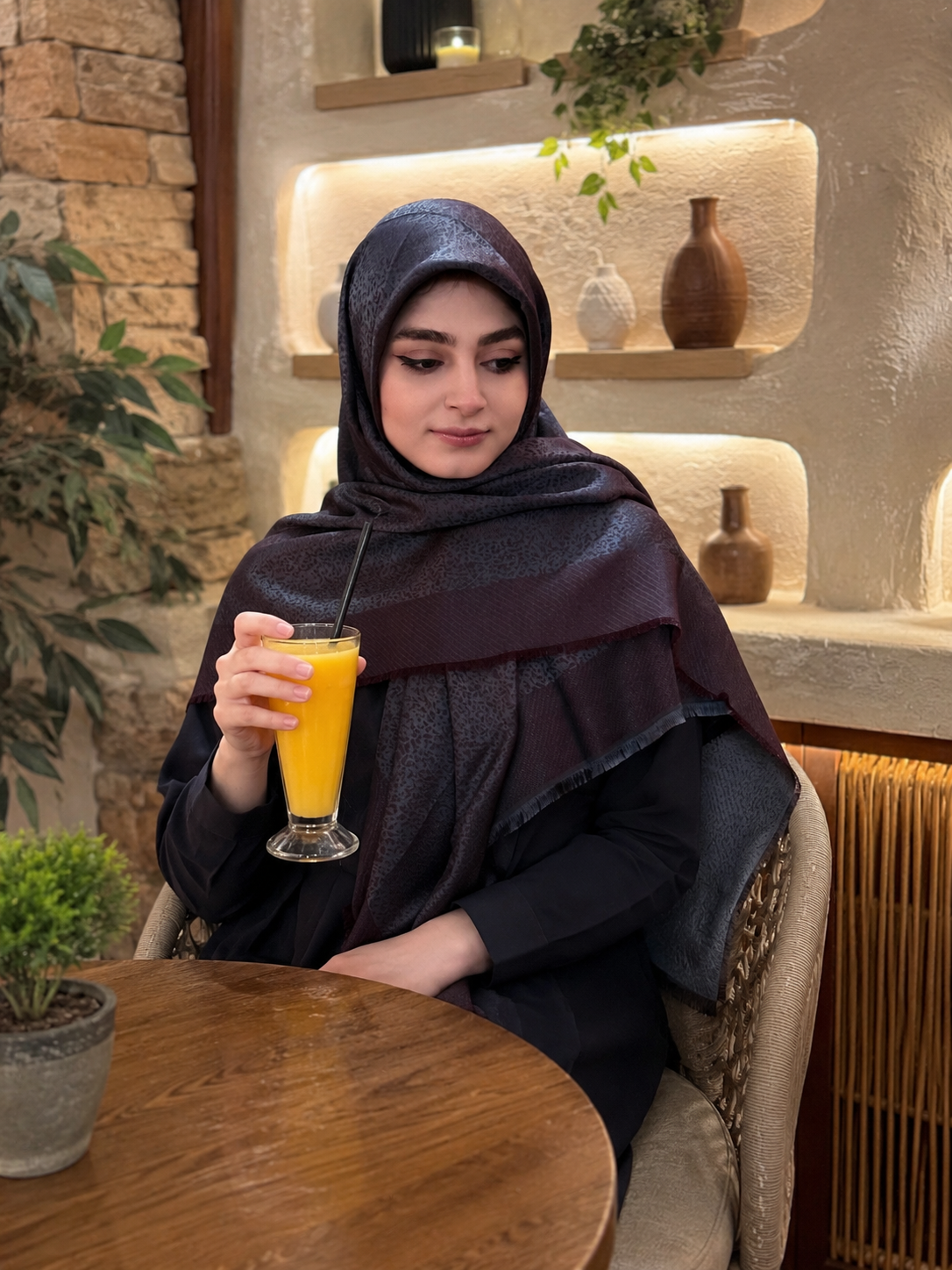 روسری نخ ابریشم ژاکارد لمه قواره۱۴۰طرح پلنگی ریز کد۰۴۷