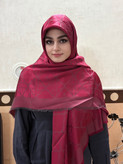 روسری نخ ابریشم ژاکارد لمه قواره۱۴۰طرح دیور خطی